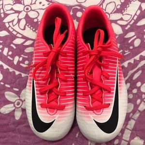 Girls’ Soccer cleats